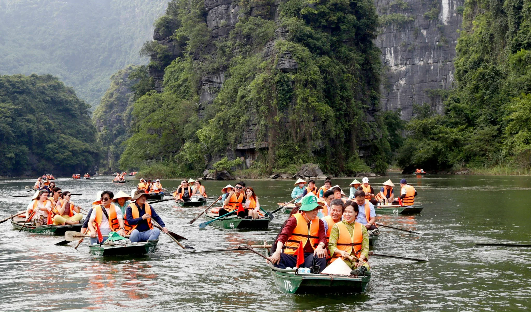 HÀ NỘI - BÁI ĐÍNH - TRÀNG AN - HẠ LONG - YÊN TỬ